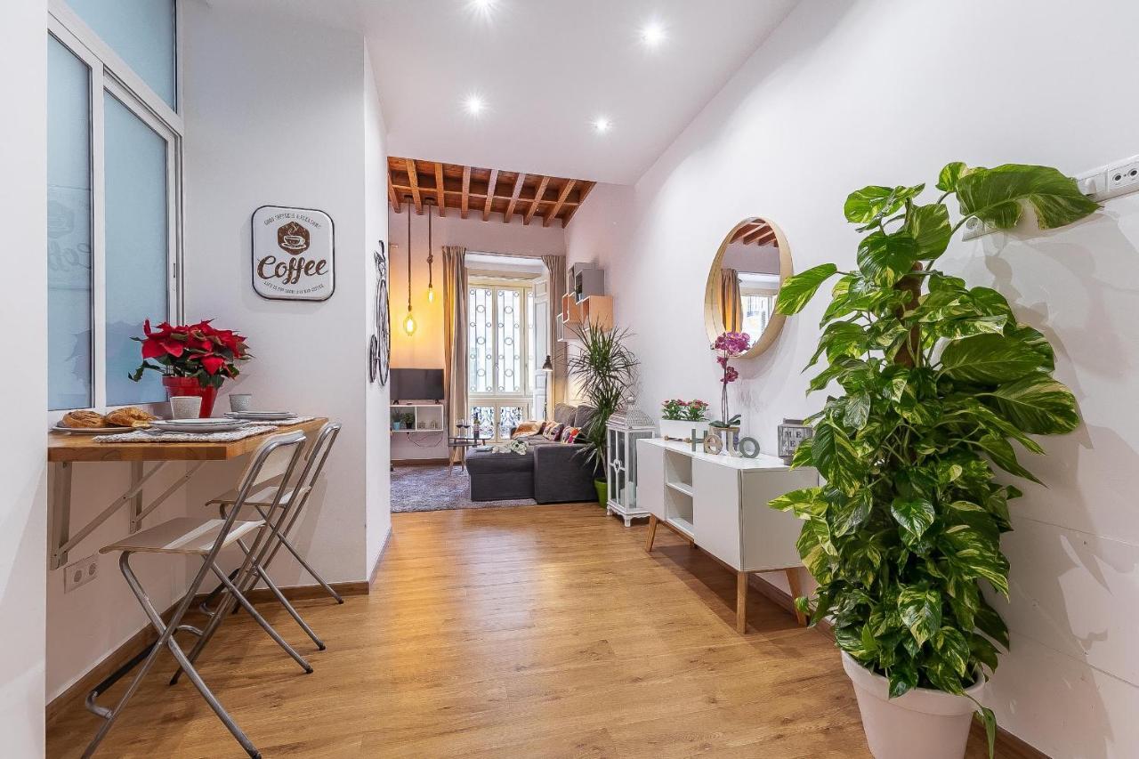 Larios Deluxe Studio Malaga Exterior photo