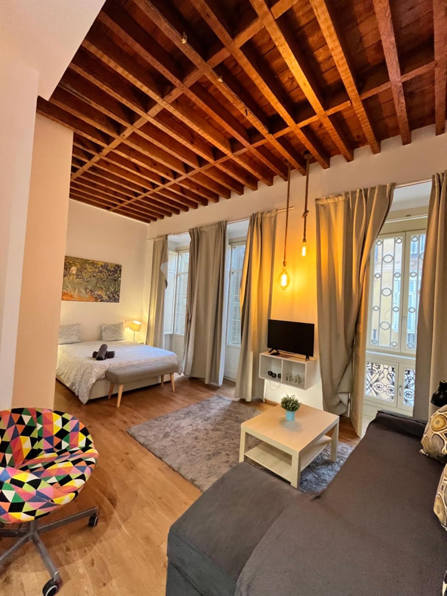 Larios Deluxe Studio Malaga Exterior photo