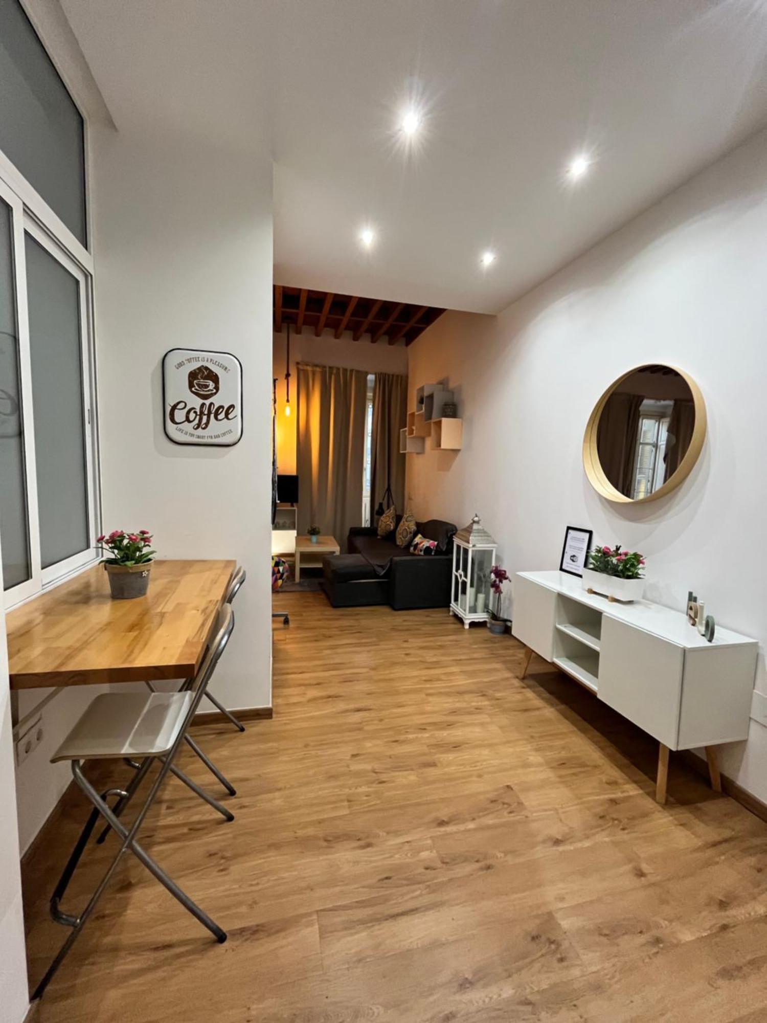 Larios Deluxe Studio Malaga Exterior photo